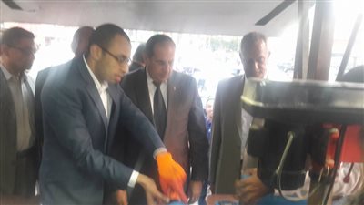 محافظ سوهاج يتفقد فعاليات التدريب الصناعى