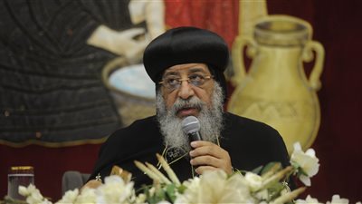 «تواضروس» ينعى المصريين المعتمرين ضحايا انقلاب حافلة بـ «المدينة المنورة»