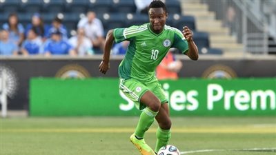 أوبي ميكيل قائداً لنسور نيجيريا في مباراة منتخباً الوطني 