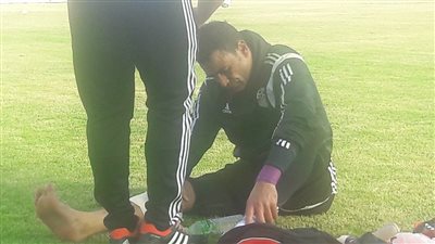 رسالة نيجيريا.. شاهد بالصور.. إصابة الحضرى فى مران المنتخب