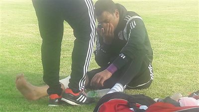 عاجل: الحضري يبكي بعد تأكد إستبعاده من مباراة نيجيريا