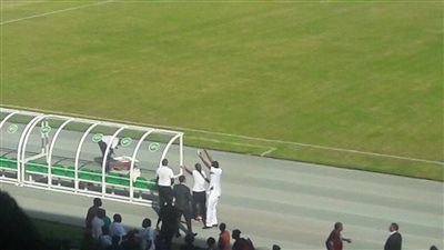 بالصورة.. استقبال تاريخي لكانو «أسطورة نيجيريا» في ملعب أحمدو بيلو