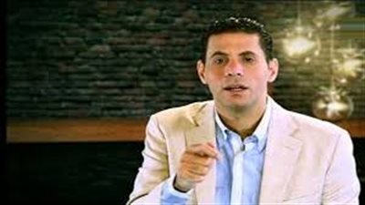 سعيد حساسين يعتذر عن رفع «الحذاء» في وجه «ميسي»